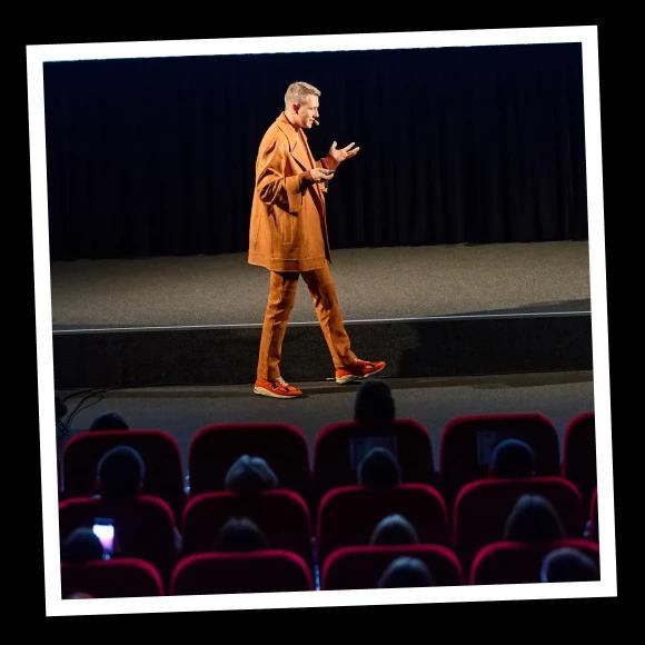 A man speak to anyone on the stage